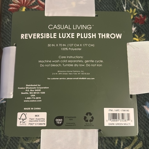 Casual Living Reversible Luxe Plush Throw 100% Polyester
 50 in x 60 in Blanket - Picture 6 of 6